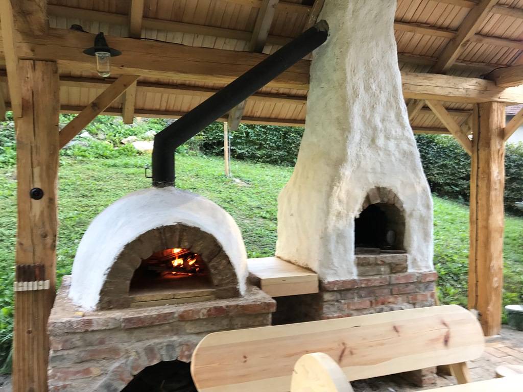 Stavba hliněné pece