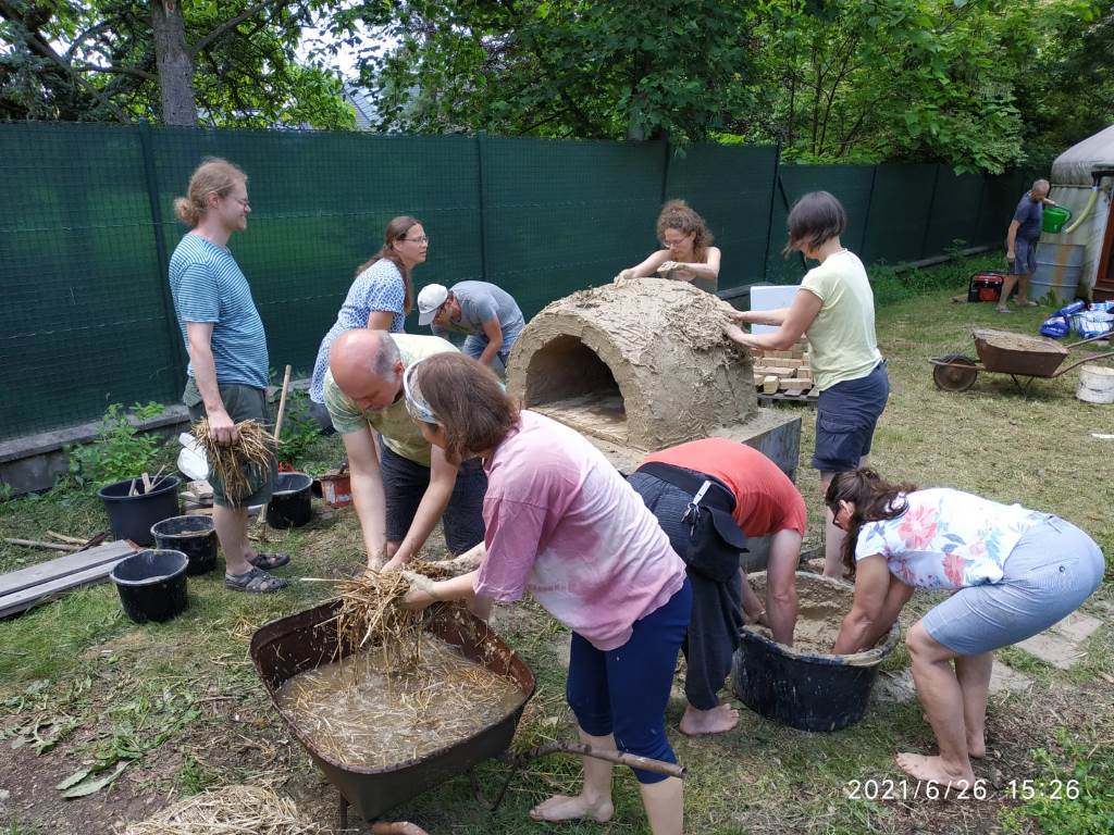 26. června 2021, KOLOVRATY - Workshop stavy hliněné-pece